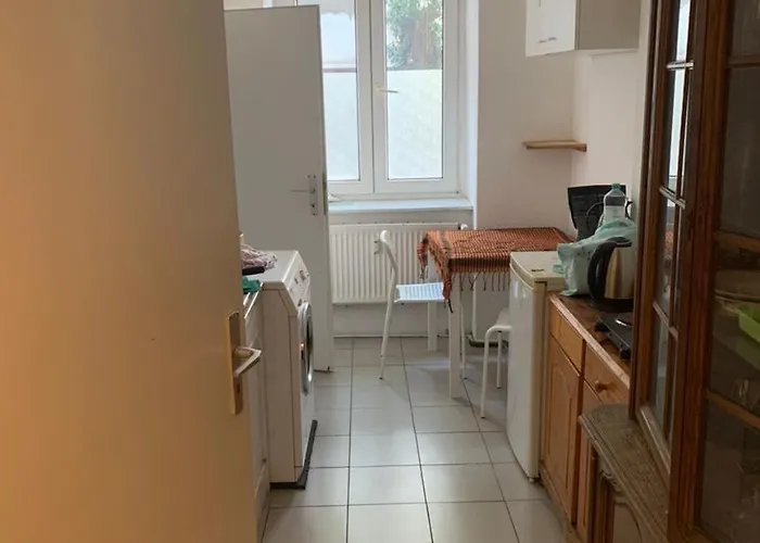 Johns بيت شباب *